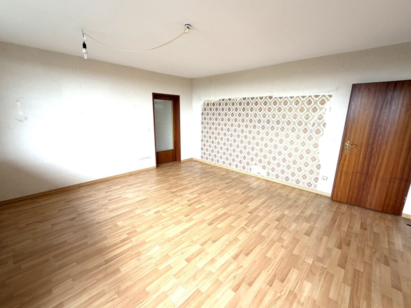 Ansicht 11 von: Großzügige 4-Zimmer-Eigentumswohnung mit Balkon und Stellplatz – auch als zwei Wohneinheiten nutzbar